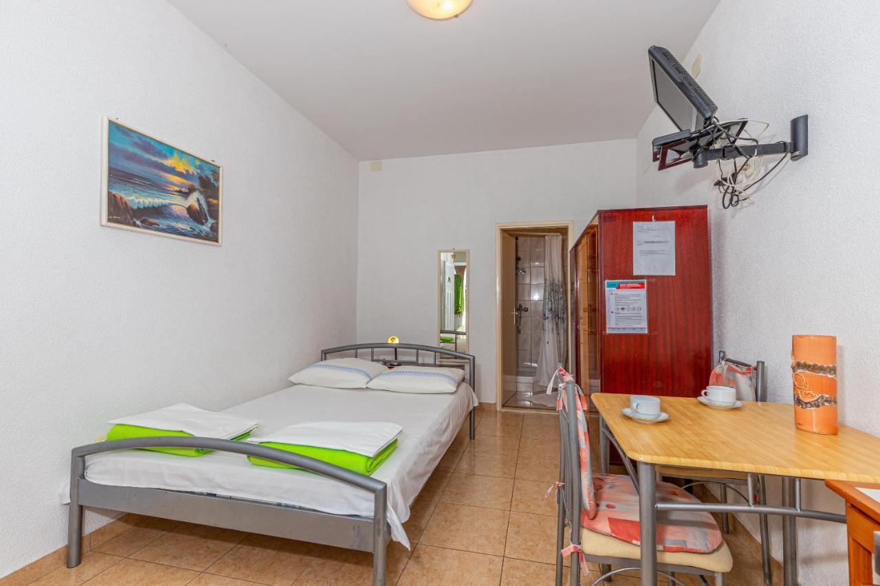 Apartmani Loki Dramalj Exterior foto